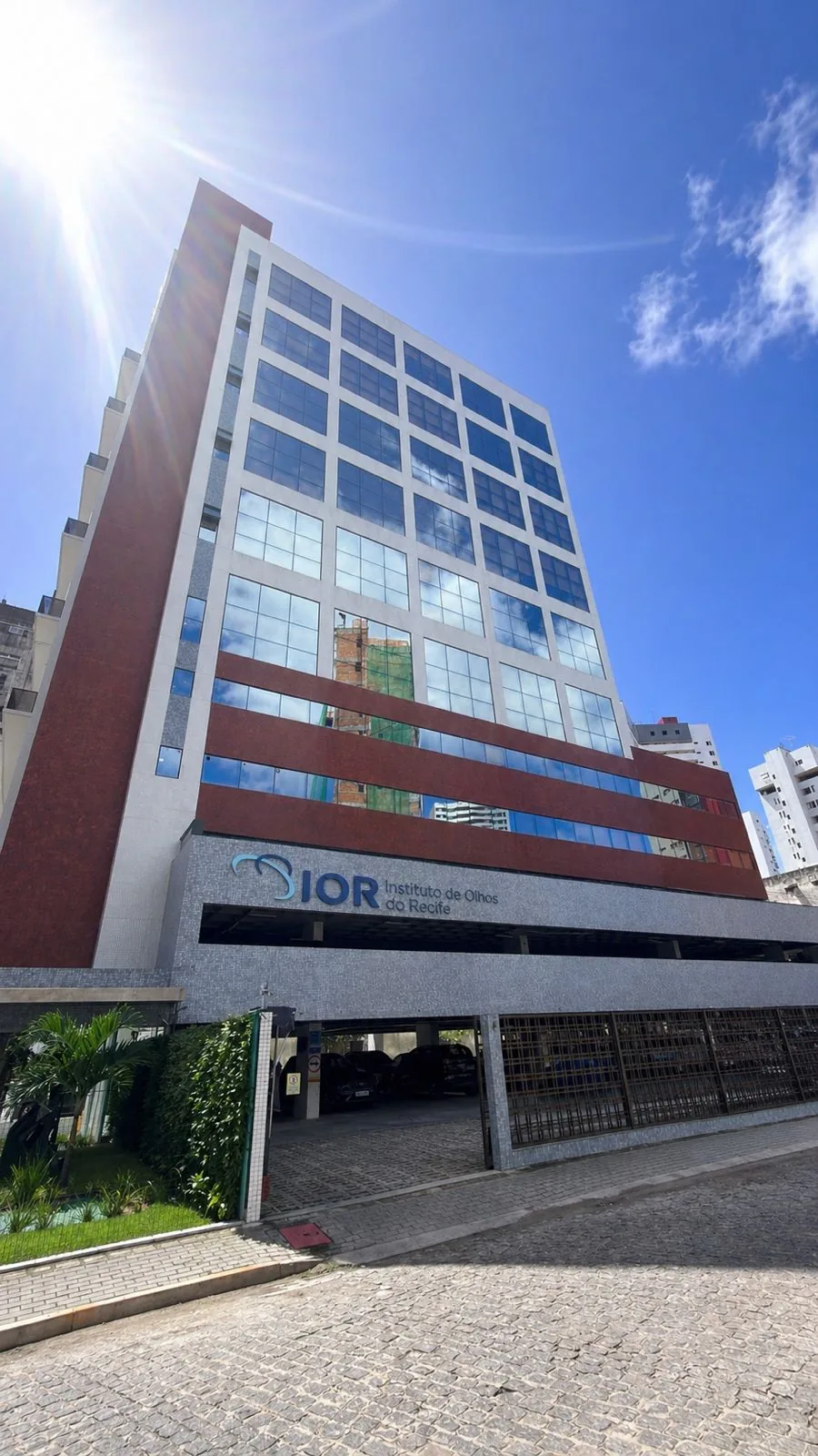 Fachada do Instituto de Olhos do Recife na Rua Vigário Barreto, 50