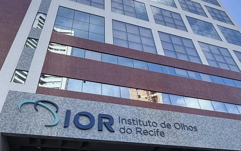 Fachada do Instituto de Olhos do Recife, na Rua Vigário Barreto